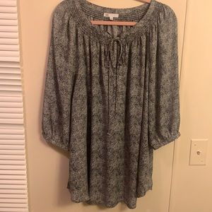 Women’s black and white blouse